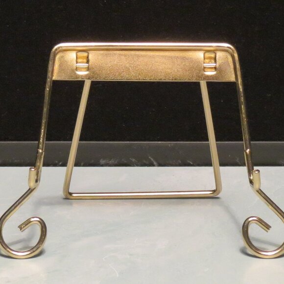 Small Decorative Holder in Gold Finish Metal/Stand/3.75" Span - Picture 1 of 5